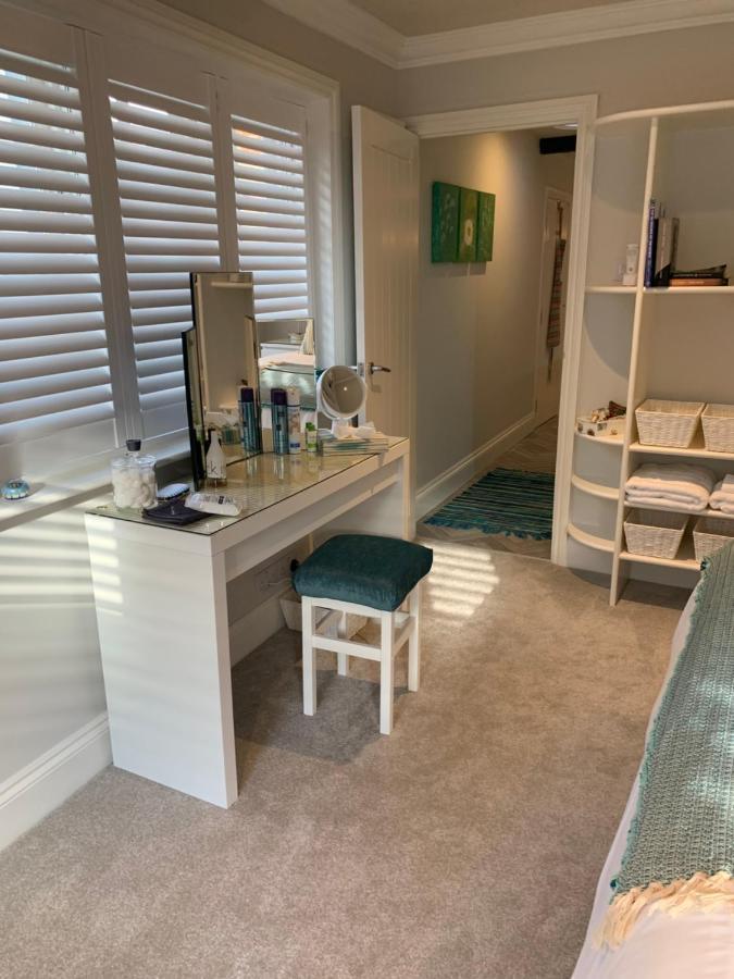 Hideaway Holiday Apartment Солсбери Экстерьер фото